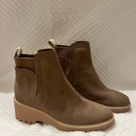 Dolce Vita Huey wedge bootie - Picture 1 of 4
